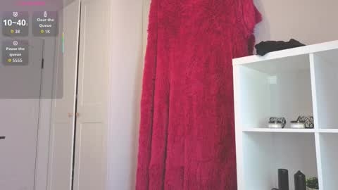 miu_in_chains online show from 11.27.25