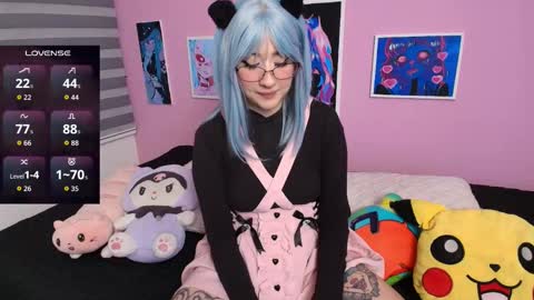 Snapshot of miwaviolet chatting on 09.19.25 Miwa Violet online show from 09.19.25