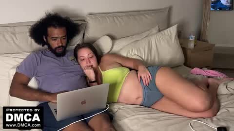 Snapshot of mixedislandcouple chatting on 09.19.25 Ur Fav Island Couple online show from 09.19.25