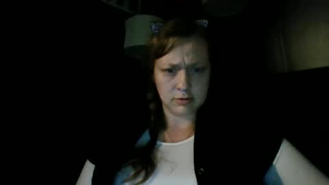 Snapshot of miztrezk chatting on 11.26.25 miztrezk online show from 11.26.25