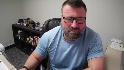 Snapshot of mlangworthy chatting on 03.24.26 MLangworthy online show from 03.24.26