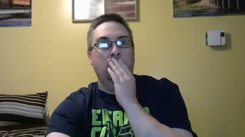 Snapshot of mmr4545 chatting on 06.12.26 mark online show from 06.12.26