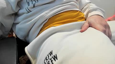 Snapshot of mnmassive chatting on 01.08.25 M online show from 01.08.25