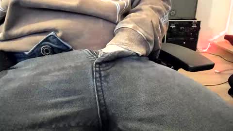 Snapshot of mnmassive chatting on 02.18.26 M online show from 02.18.26