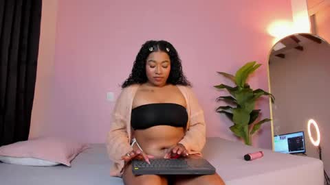 moan_hot online show from 05.05.26