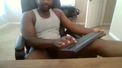 Snapshot of moed1987 chatting on 07.25.26 Carluv99 online show from 07.25.26