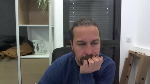 Snapshot of moi9876543210 chatting on 01.30.25 Julien online show from 01.30.25