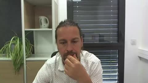 Julien online show from 06.05.26