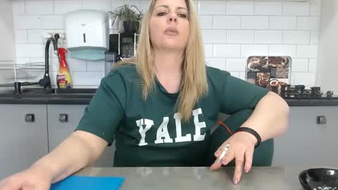 erika online show from 03.10.25