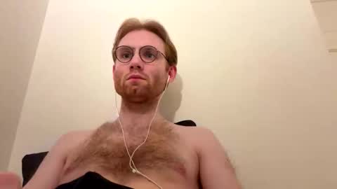 Snapshot of molliter chatting on 09.25.25 molliter online show from 09.25.25