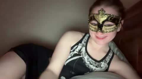 Snapshot of molls_xx chatting on 06.14.26 Molly online show from 06.14.26