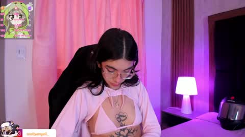 Snapshot of molly__a chatting on 04.07.26 Molly online show from 04.07.26