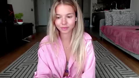 Molly online show from 06.06.26