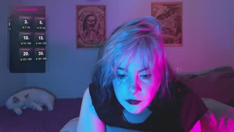 Molly Crow online show from 12.11.24