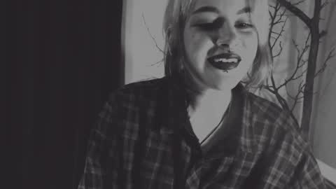 Molly Crow online show from 01.25.25