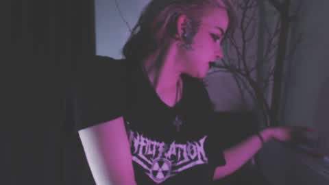 Molly Crow online show from 01.27.25