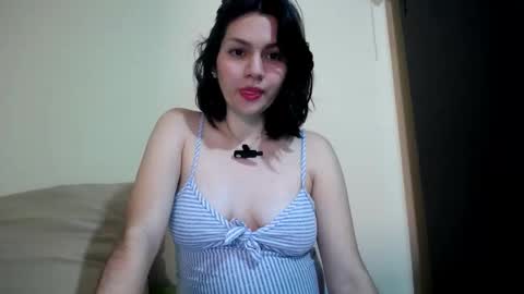 Snapshot of molly_fragance chatting on 09.18.25 Molly online show from 09.18.25