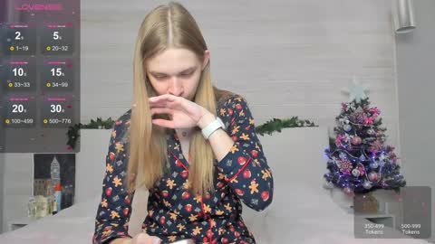 Molly Hunt online show from 12.25.24