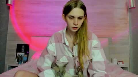 Molly Hunt online show from 02.24.26