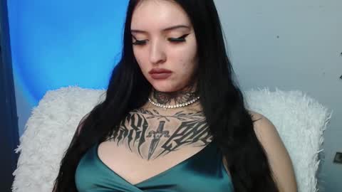 Snapshot of molly_montanaaa chatting on 12.13.25 Lina online show from 12.13.25