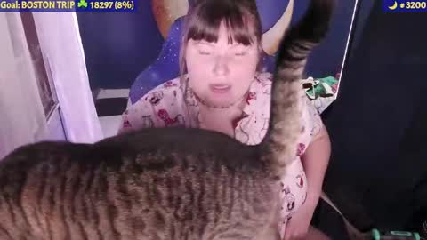Snapshot of molly_moons chatting on 09.23.25 molly_moons online show from 09.23.25