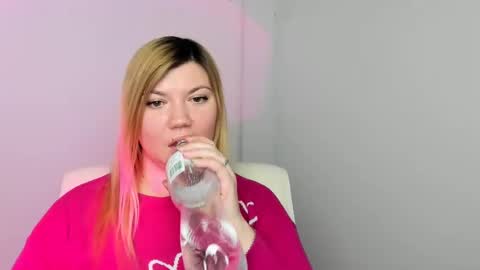 Molly online show from 02.05.25