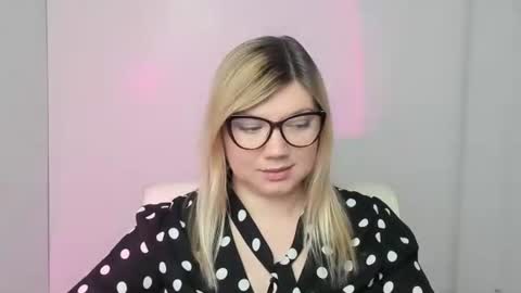 Molly online show from 10.22.25