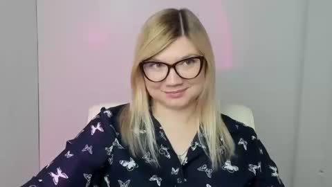 Molly online show from 10.26.25