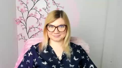 Molly online show from 03.13.26