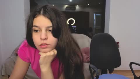 Molly Owens online show from 10.04.25