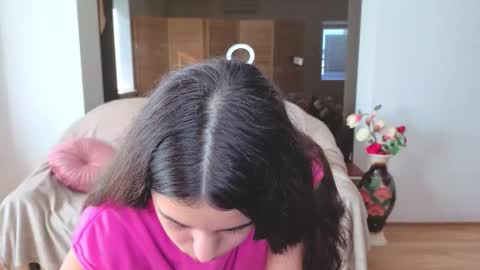 Molly Owens online show from 10.05.25