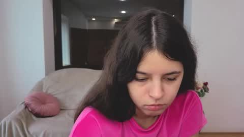Molly Owens online show from 10.06.25
