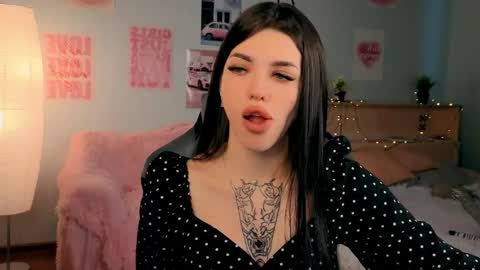 Molly online show from 04.15.26