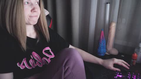 I have new photos come and see with love Molly online show from 02.05.25