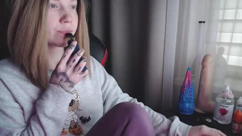 I have new photos come and see with love Molly online show from 03.06.25