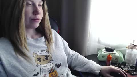 I have new photos come and see with love Molly online show from 10.09.25