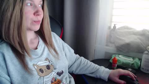 I have new photos come and see with love Molly online show from 10.29.25