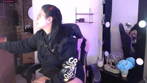 Molly online show from 01.08.25