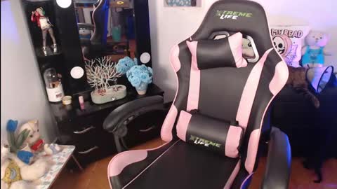 Molly online show from 01.15.25