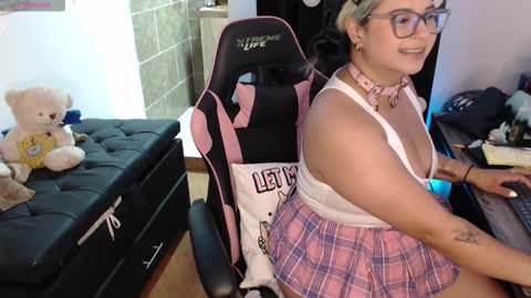 Molly online show from 09.18.25