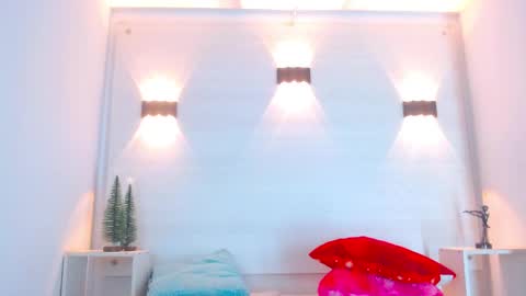 Molly Spears online show from 01.08.25