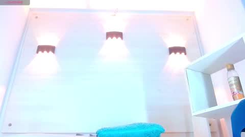 Molly Spears online show from 03.12.25