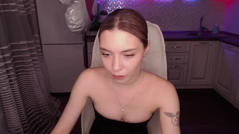 Snapshot of molly_wheel chatting on 02.08.25 molly_wheel online show from 02.08.25