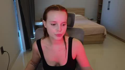 Molly online show from 04.14.26