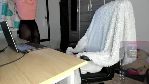 Snapshot of mollycraft chatting on 02.12.26 Molly online show from 02.12.26