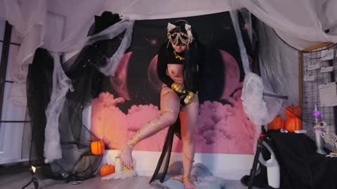 mollychan online show from 10.17.25