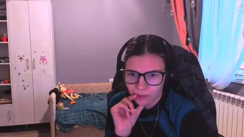  KIRA  online show from 12.02.25