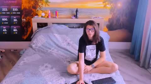  KIRA  online show from 06.05.26