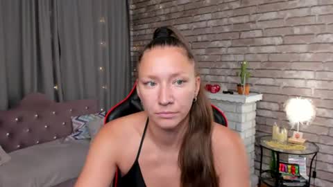 hi im Molly heregreat boobs big heart  warm pussy  online show from 07.12.26
