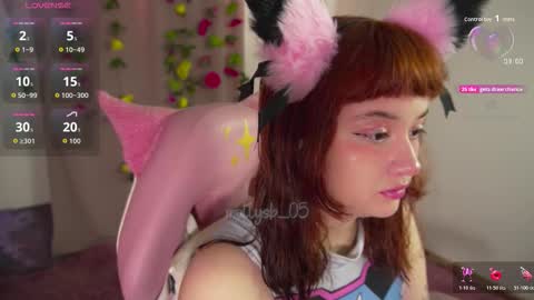 Snapshot of mollysb_05 chatting on 11.26.25 mollysb_05 online show from 11.26.25